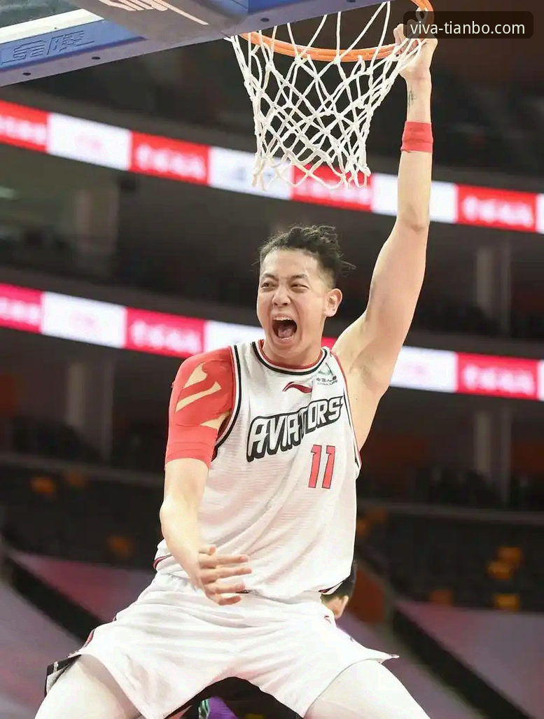 如何从一场CBA的强弱对话中，洞察一支冠军球队的稳定内核？